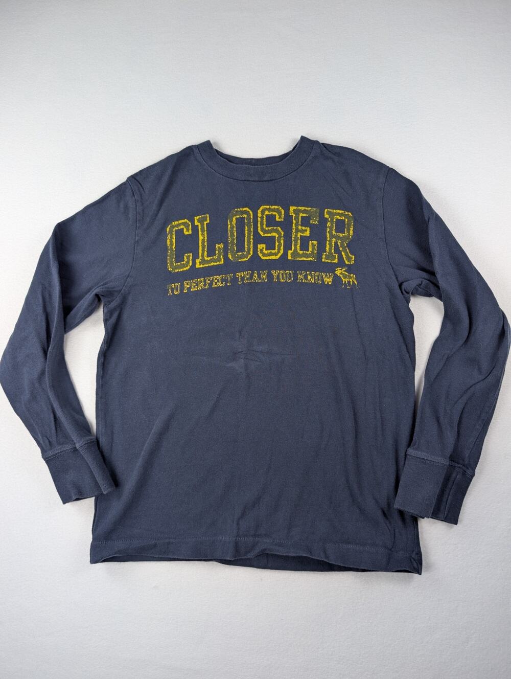 Vintage Y2K Abercrombie & Fitch “Closer to Perfect” Long Sleeve Tee Small